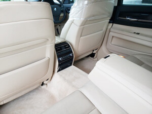 BMW740_29