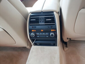 BMW740_31