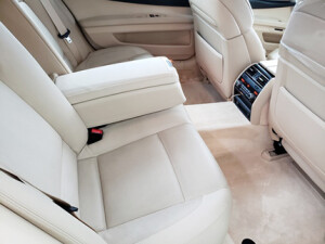 BMW740_32