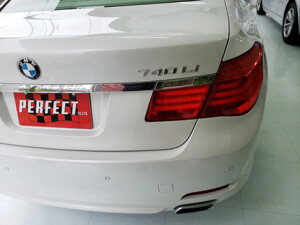 BMW740_7